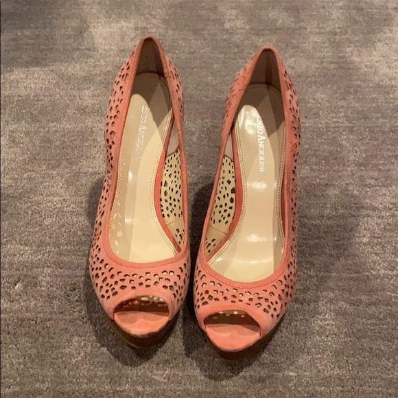 Enzo Angiolini pink suede eyelet heels - Picture 2 of 7